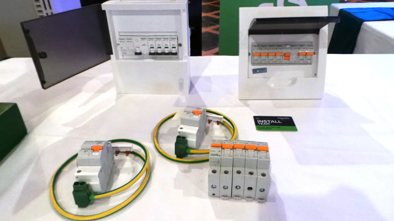 Schneider Electric 0714 4
