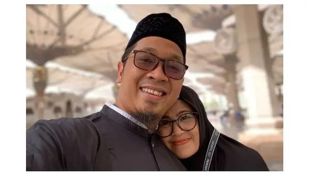 Resmi Cerai, Ini 7 Potret Dewa Eka Prayoga Motivator yang Diduga Poligami Diam-Diam
