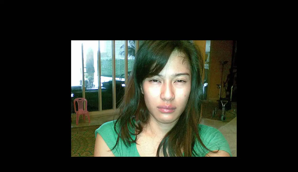 Ekspresi aktris Dian Sastro ketika baru bangun tidur. Masih cantikkan? (Istimewa)