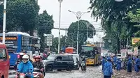 Banjir di Jalan Raya Bogor Arah PGC, Picu Macet Panjang hingga Pertigaan HEK Jaktim