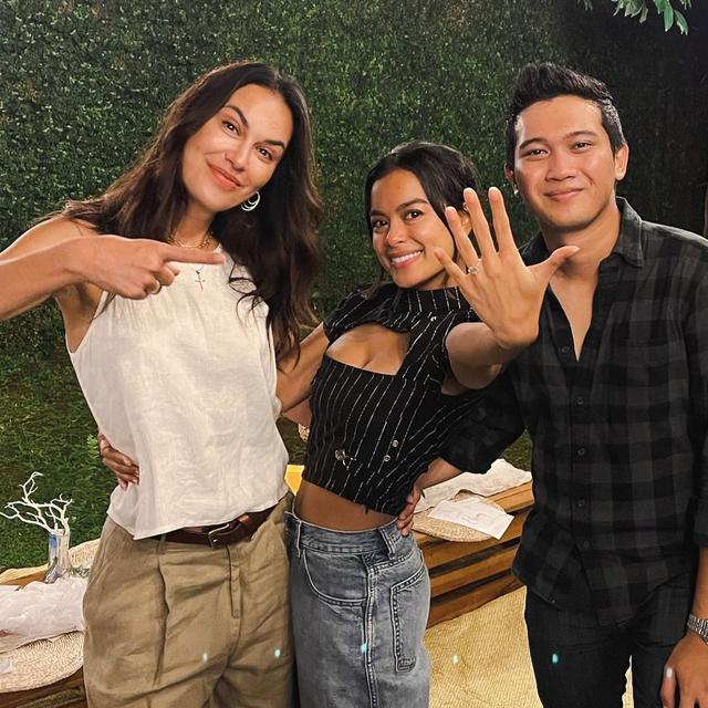 Sophia Latjuba, Eva Celia, dan Demas Narawangsa.