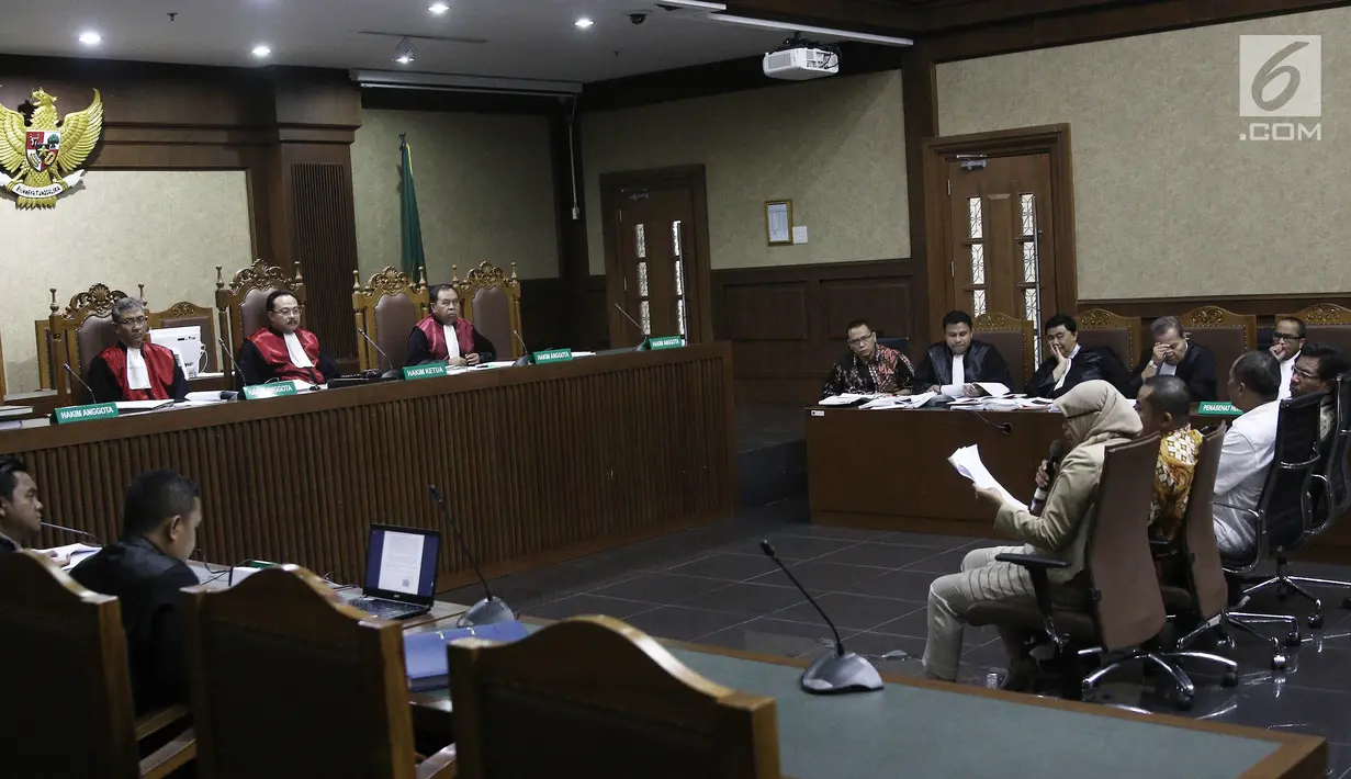 Suasana sidang lanjutan terdakwa korupsi pengadaan dan pelaksanaan pembangunan kampus IPDN Sumbar di Kab Agam TA 2011, Dudy Jocom di Pengadilan Tipikor Jakarta, Rabu (12/9). (Liputan6.com/Helmi Fithriansyah)
