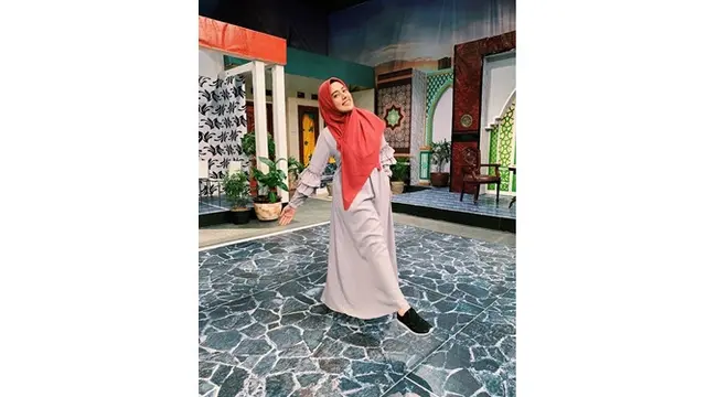7 Pesona Fairuz A Rafiq, Mantan istri Galih Ginanjar yang Telah Miliki 2 Anak