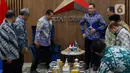Ketua Majelis Permusyawaratan Rakyat (MPR) RI, Bambang Soesatyo (ketiga kiri) saat melakukan kunjungan kebangsaan di kantor Dewan Pimpinan Pusat (DPP) Partai Demokrat, Jakarta, Selasa (16/7/2024). (Liputan6.com/Herman Zakharia)