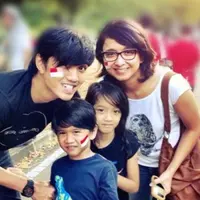 Kisah menginspirasi, begini perjalanan cinta Duta S07 dan Sang Istri, Adelia.