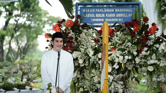 Vino G Bastian Nyekar Makam Buya Hamka