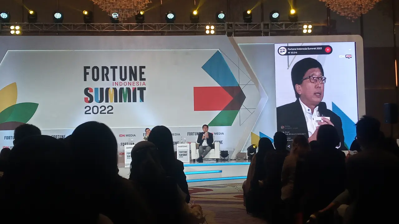 Managing Director Emtek Sutanto Hartono mengungkap strateginya dalam menghadapi gempuran konten media sosial dan digitalisasi.