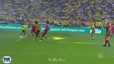 Berita video gol mustahil Christian Pulisic saat Borussia Dortmund menang 3-0 atas Stuttgart dalam lanjutan Bundesliga 2017-2018. This video presented by BallBall.