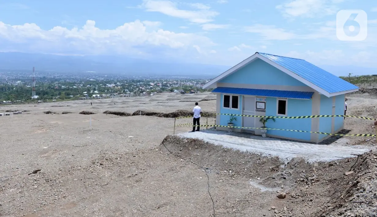 Suasana proyek penyediaan hunian tetap bagi korban gempa di Kota Palu, Provinsi Sulawesi Tengah, Selasa (29/10/2019). Pengerjaan konstruksi hunian tetap Duyu akan dilakukan secara pararel dengan proyek di Sigi pada Januari 2020. (Liputan6.com/Biro Pers)