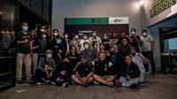 Perwakilan manajemen klub PSS bersama pentolan kelompok suporter Brigata Curva Sud (BCS) usai pertemuan di Omah PSS, Selasa (9/2/2021) malam. (Dokumen PSS Sleman)