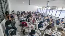 Dibandingkan tahun sebelumnya, jumlah ini mengalami peningkatan sebesar 1,22 persen. Tampak dalam foto, peserta Ujian Tulis Berbasis Komputer (UTBK) Seleksi Nasional Berdasarkan Tes (SNBT) menanti waktu di ruang ujian komputer, Universitas Veteran Jakarta, Limo, Depok, Jawa Barat, Senin (21/4/2026). (merdeka.com/Arie Basuki)