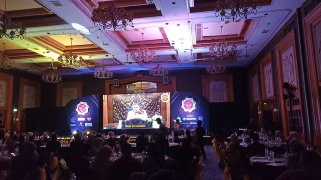 Menteri Koordinator Bidang Perekonomian Airlangga Hartarto yang hadir secara virtual dalam acara Penganugerahan Top Halal Award 2023, Rabu (18/10/2023). (Dok Kemenko Perekonomian)