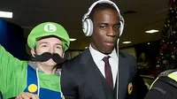 Ketika Balotelli Disambut Tokoh Kartun di Celtic