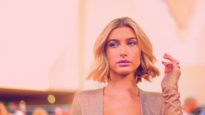 [Bintang] Hailey Baldwin