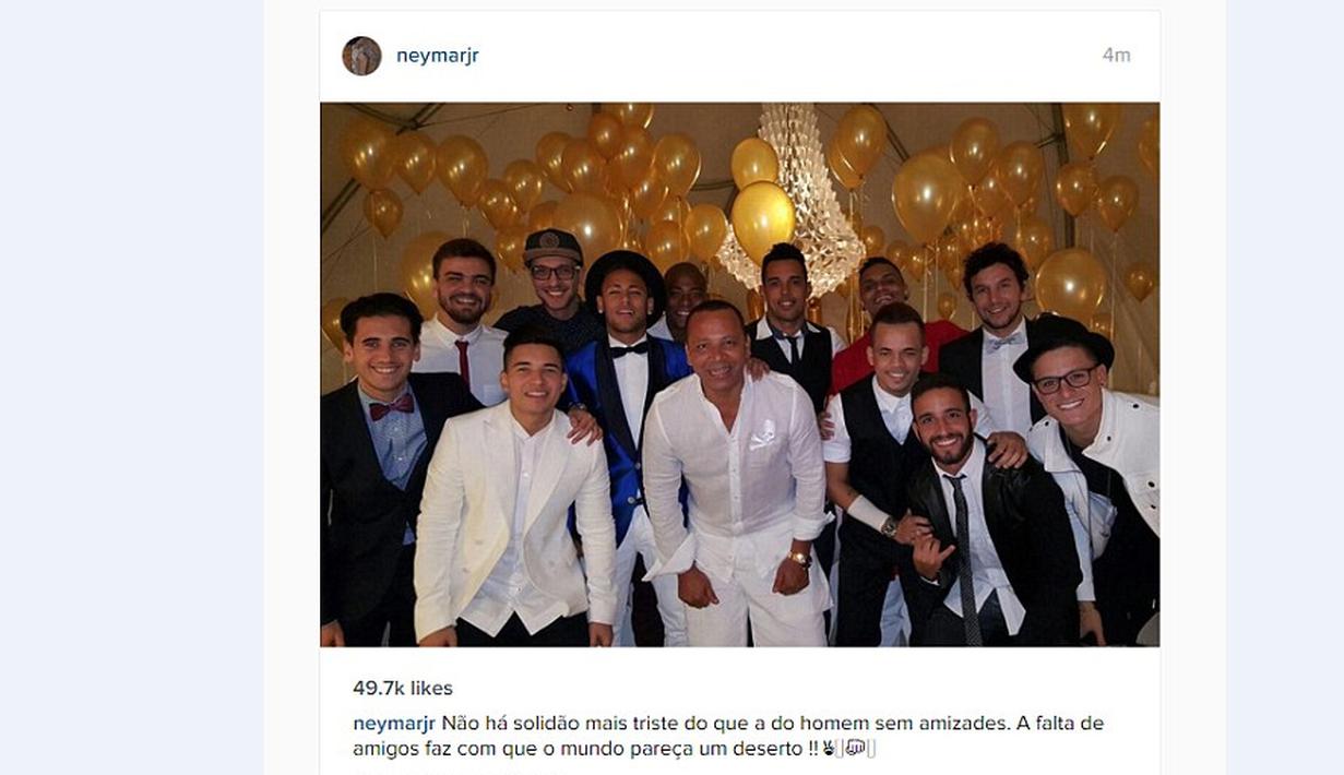 Neymar merayakan malam pergantian tahun 2016 dengan berpesta bersama rekan-rekannya. (Instagram/Neymar Jr)