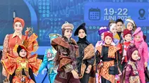 Peragaan Busana Meriahkan Puncak Peringatan Hari Bhayangkara ke-80 di Banda Aceh