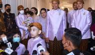 Cucu pertama Presiden Joko Widodp atau Jokowi, Jan Ethes Srinarendra yang hadir dalam acara midodareni Kaesang Pangarep dan Erina Gudono di Yogyakarta, Sabtu (9/12/2022). (Tim Media Pernikahan Kaesang-Erina)