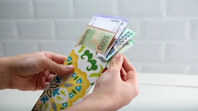 Mengajarkan Anak Mengelola THR Sejak Dini, Harus Mulai dari Mana Ya?