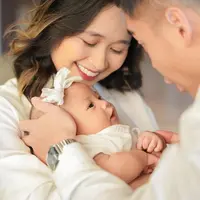 Potret Gritte Agatha Gelar Penyerahan Anak ke Gereja (Sumber: Instagram/gritteagathaa)