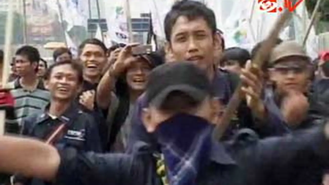 120330bdemo-buruhdpr3.jpg