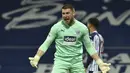 1. Sam Johnstone (West Bromwich Albion). Kiper asal Inggris berusia 27 tahun ini telah membuat 93 saves dalam 22 penampilannya selama 1980 menit. (AP/Rui Vieira/Pool)