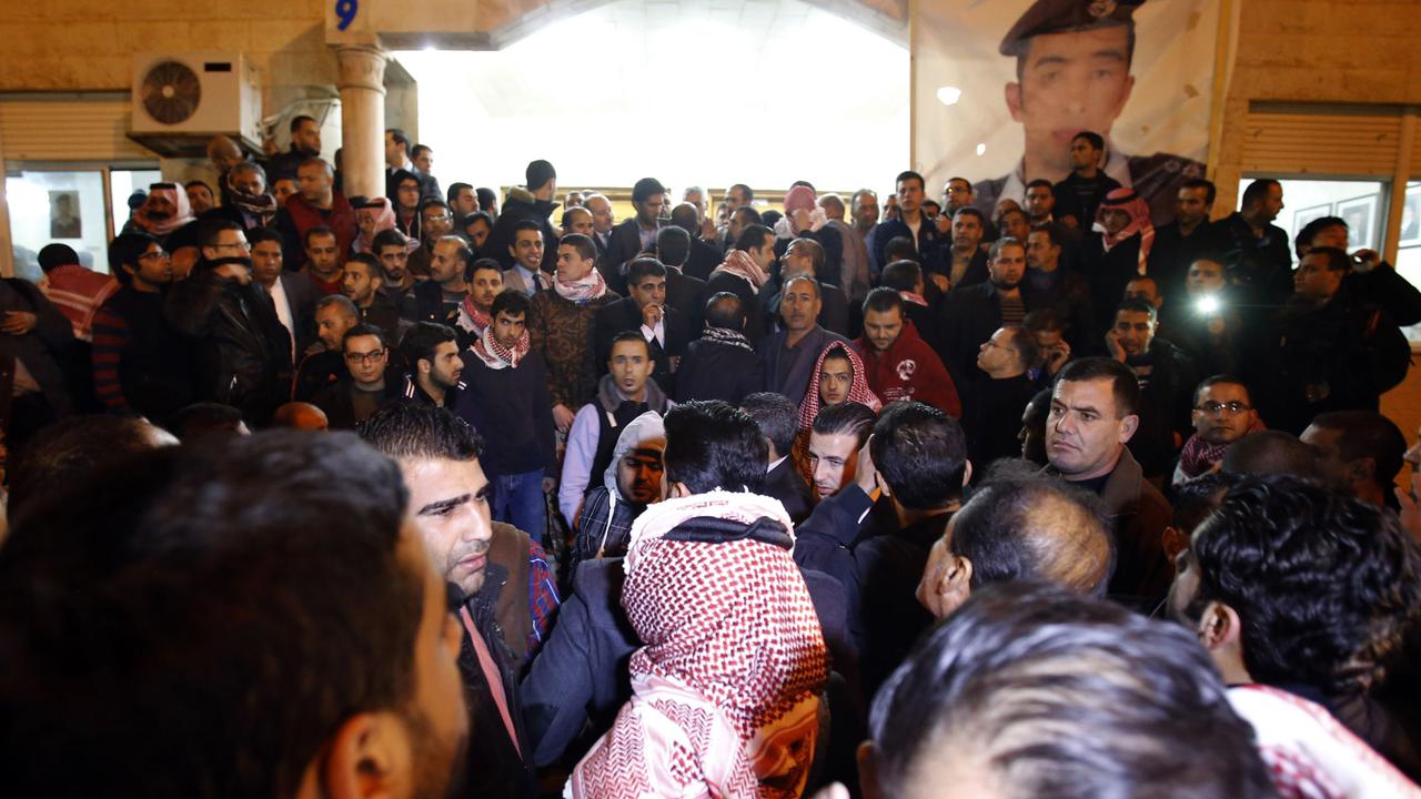 Protes atas pembunuhan pilot Moaz al-Kasasbe. (Reuters)