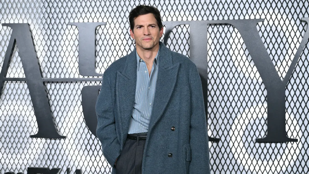 Ashton Kutcher Ngaku Pernah Dipecat dari Model Gucci karena Terlalu Gemuk