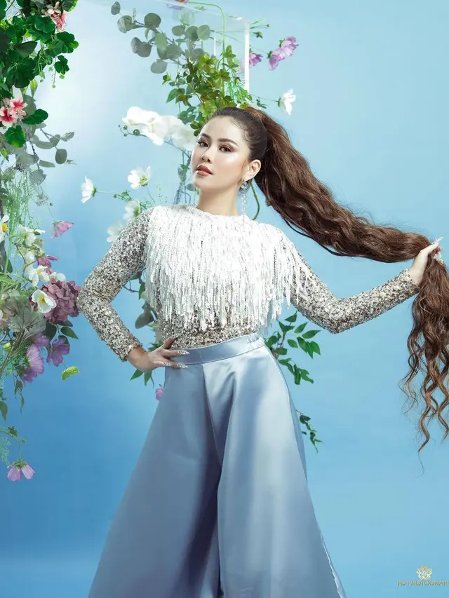 Biasa Natural, Ini 6 Potret Melisa Hartanto dengan Makeup Tebal