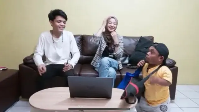 Ucok Baba Bersama Anak dan Calon Menantu