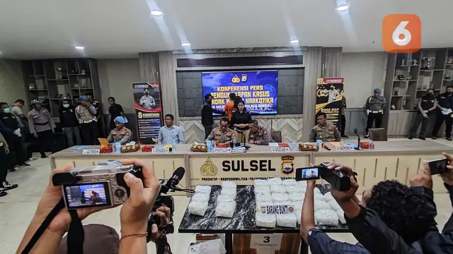 Polisi gagalkan pengiriman 30 kilogram sabu di Sulawesi Selatan (Liputan6.com/Fauzan)