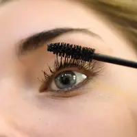 Ilustrasi Maskara/Copyright Freepik/Javi Indy