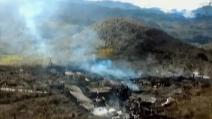 Diduga Tabrak Bukit, Pesawat Hercules TNI AU Jatuh