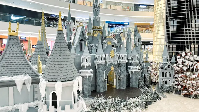 Kastil 16 Meter dan Tradisi dari Inggris yang Hadirkan Nuansa Magis di Perayaan Natal dan Tahun Baru di Senayan City