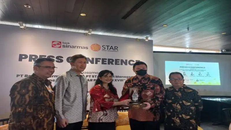 PT Surya Timur Alam Raya (STAR) Asset Management menjalin kerja sama strategis dengan PT Bank Sinarmas Tbk (BSIM), Selasa (4/10/2022). (Foto: Elga N)