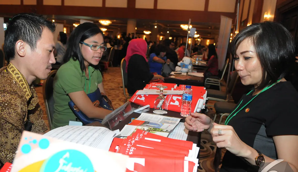 Perbincangan hangat antar pelaku bisnis pariwisata di Forum Table Top di Jakarta, Rabu (3/12/2014). (Liputan6.com/Herman Zakharia)