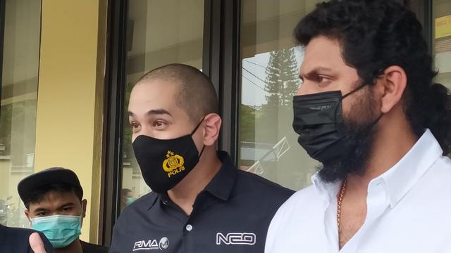 Okan Cornelius laporkan mantan istri ke Polrestro Depok atas dugaan pencemaran nama baik