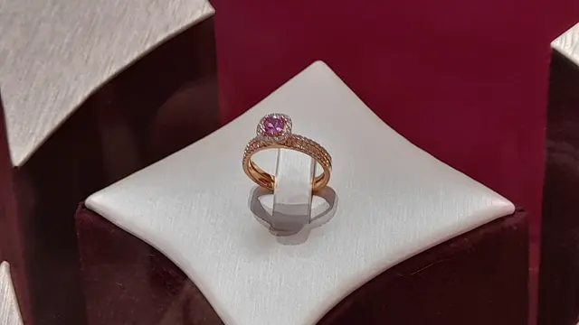 Makna Couple Ring dan Promise Ring, Koleksi Cincin Rancangan Pertama Monica Ivena