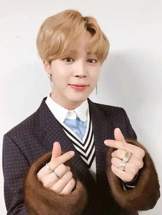 Salah satunya adalah saat para Army beramai-ramai membuat tagar #ThankYouJimin. Siapa yang menyangka jika tagar itu akhirnya menjadi trending topic di dunia. (Foto: instagram.com/btsjimin)