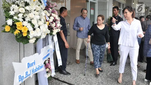 Karangan Bunga Pejabat Negara untuk Eka Tjipta Widjaja