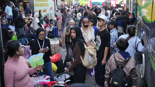 Puncak Arus Mudik Lebaran 2026, Terminal Kalideres Diserbu Pemudik