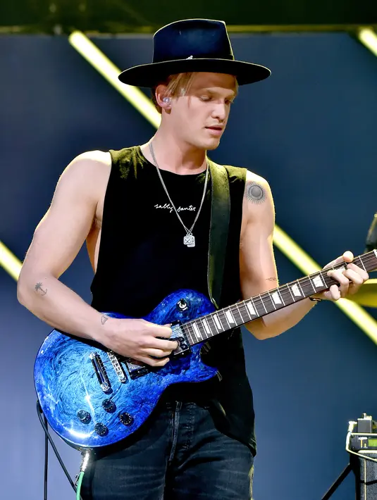 Cody mengakui bahwa ia terkadang luluh melihat para fans yang berjuang demi bertemu Cody. (AFP/Bintang.com)