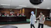 Pengadilan Tipikor Jakarta menilai, keduanya terbukti melakukan penyuapan terhadap Ketua Mahkamah Konstitusi Akil Mochtar. (Andrian Martinus Tunay/Liputan6.com)