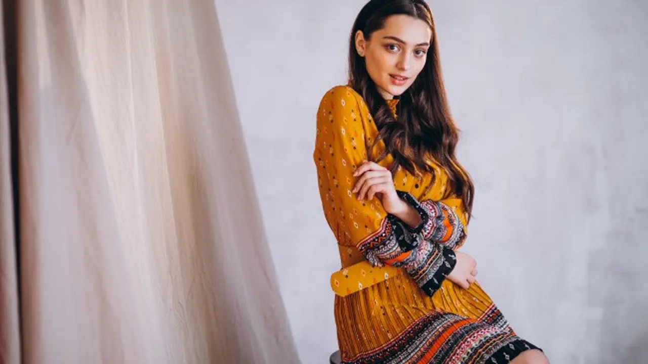Iustrasi Tunik Batik (Credit: senivpetro/freepik)