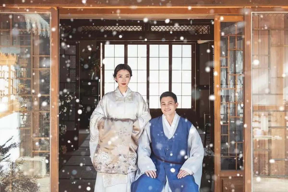 7 Potret Prewedding YouTuber Sunny Dahye, Berbalut Hanbok hingga Gaun Klasik
