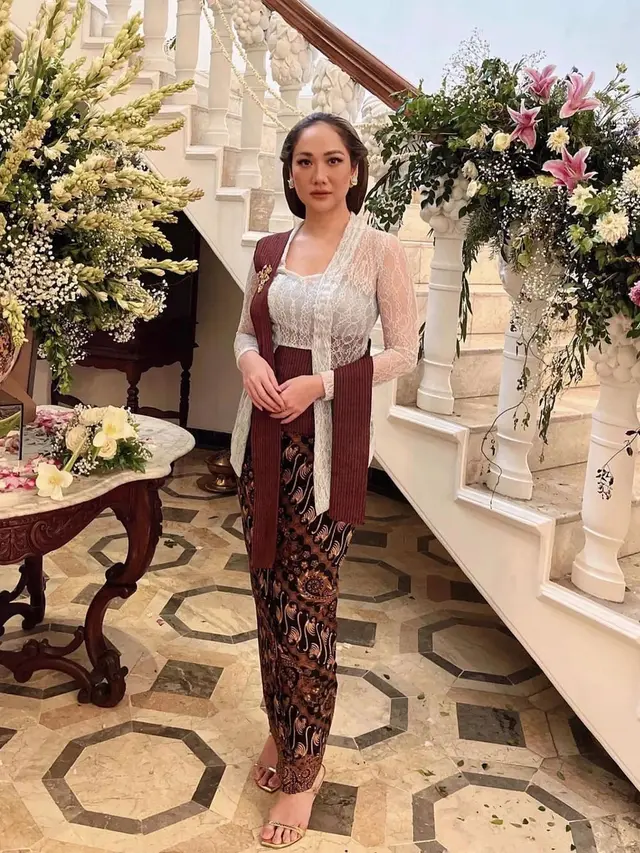 8 Inspirasi Kebaya Bridesmaid Elegan dari Para Artis, Raline Shah, Bunga Citra Lestari, hingga Maudy Ayunda