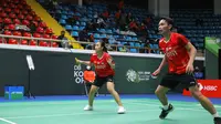 Ganda campuran Indonesia Rinov Rivaldy/Pitha Haningtyas Mentari mengalahkan wakil Jepang Hiroki Midorikawa/Natsu Saito pada perempat final Korea Open 2022 di Palma Indoor Stadium, Suncheon, Jumat (8/4). (foto: PP PBSI)