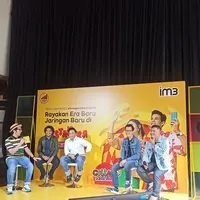 (Kiri-Kanan) Adit Insomnia, Festival Director Pestapora Kiki Aulia Ucup, Sal Priadi, SPV-Head of Net