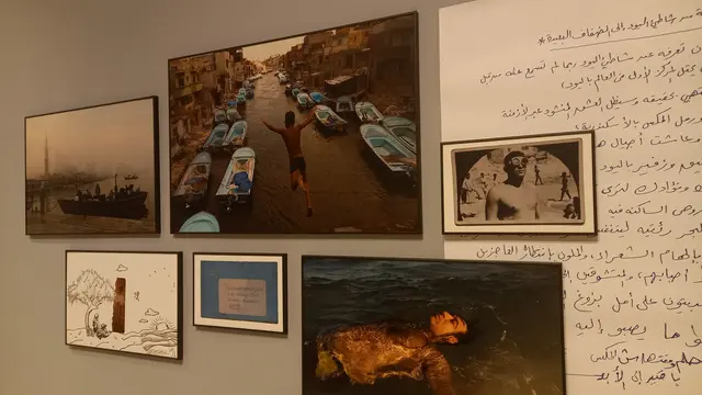 "Here, The Doors Don't Know Me" karya Mohamed Mahdy, yang dianugerahi dengan World Press Photo Open Format Award