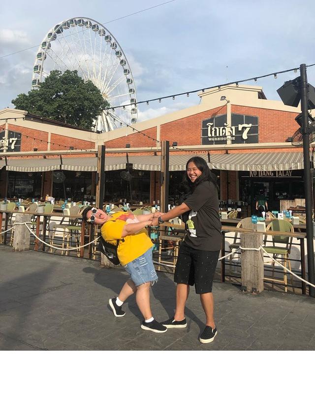 Unggah Permintaan Maaf di Billboard, Ini 7 Potret Mesra Sinyorita dan Suami