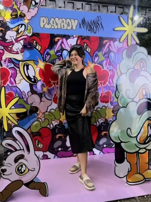 Shaloom Razade tampil sederhana saat peluncuran koleksi Playboy x Muklay